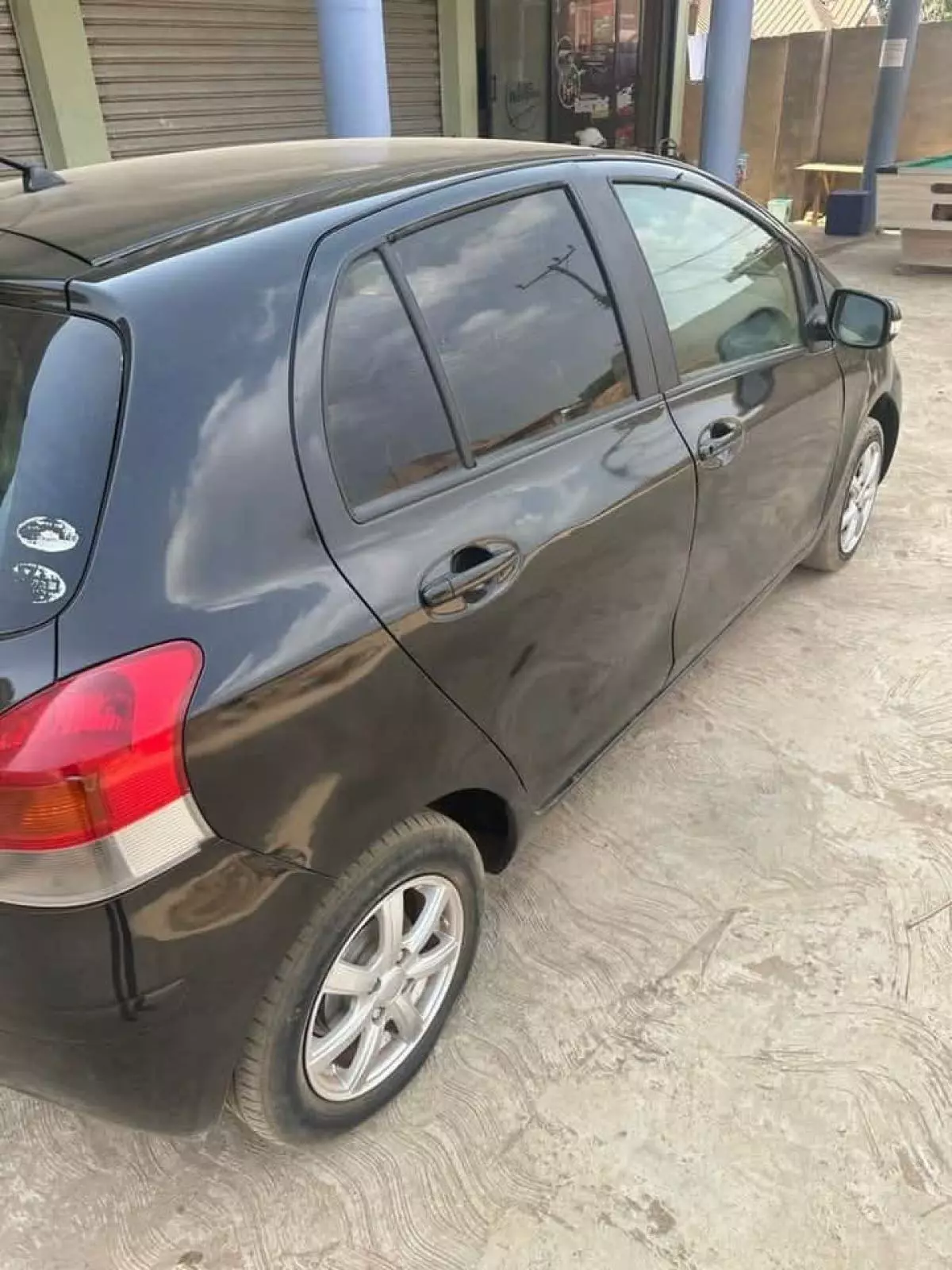 Toyota Vitz   - 2010