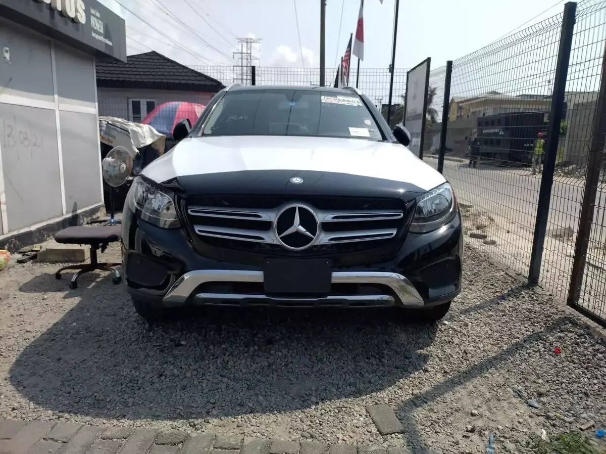 Mercedes-Benz GLC 300 - 2016