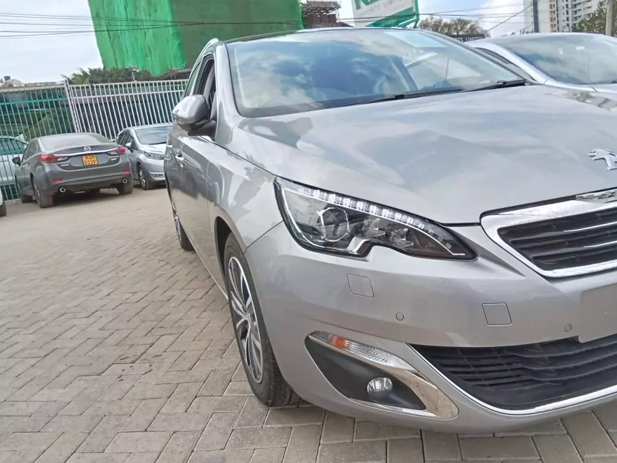 Peugeot 308   - 2016