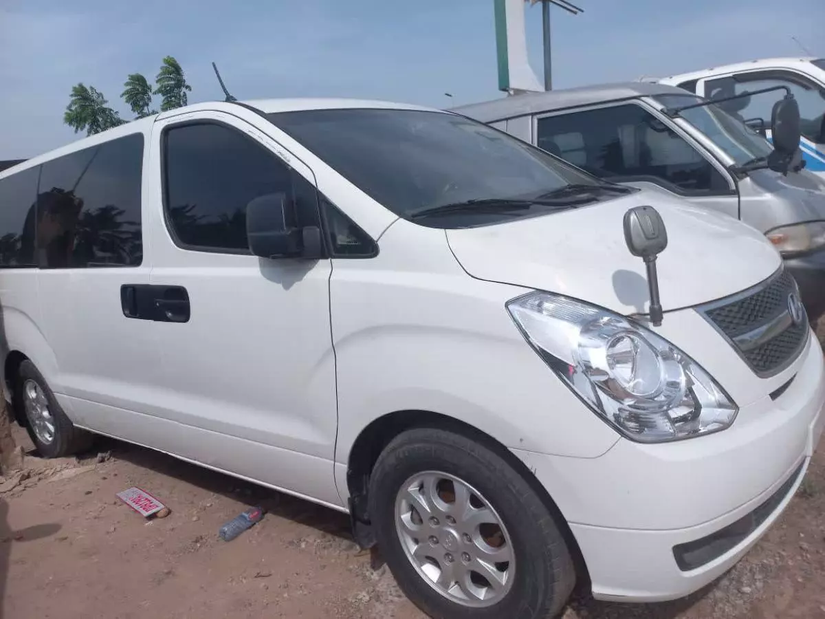 Hyundai H-1 Starex   - 2013