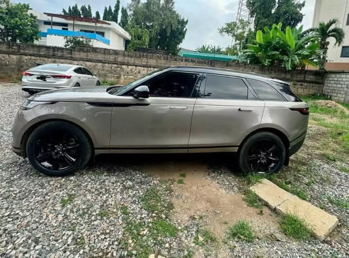 Land Rover Range Rover Velar   - 2023