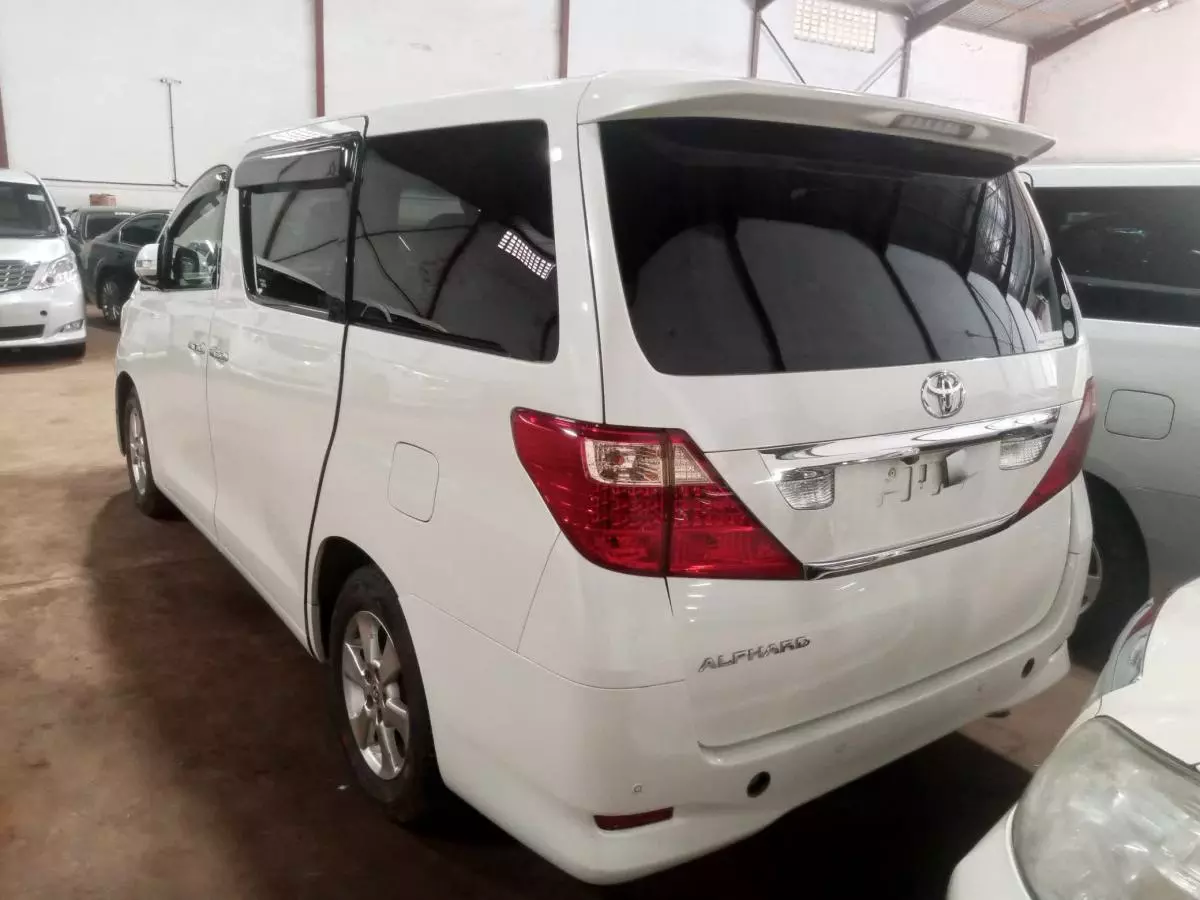 Toyota Alphard   - 2009