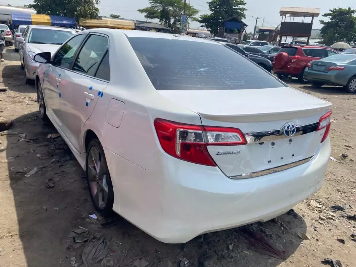 Toyota Camry - 2012