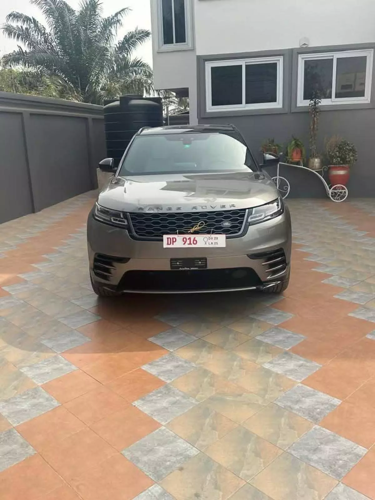 Land Rover Range Rover Velar   - 2019