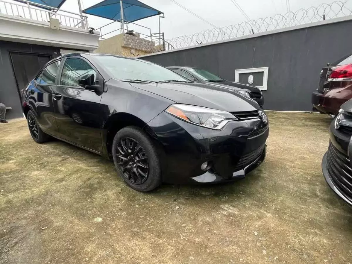 Toyota Corolla   - 2015