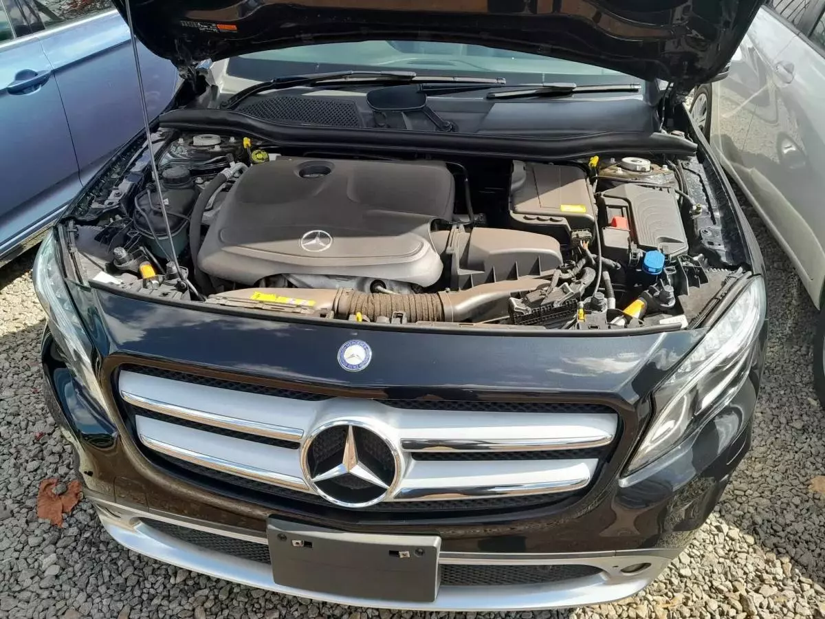 Mercedes-Benz GLA 180 - 2015