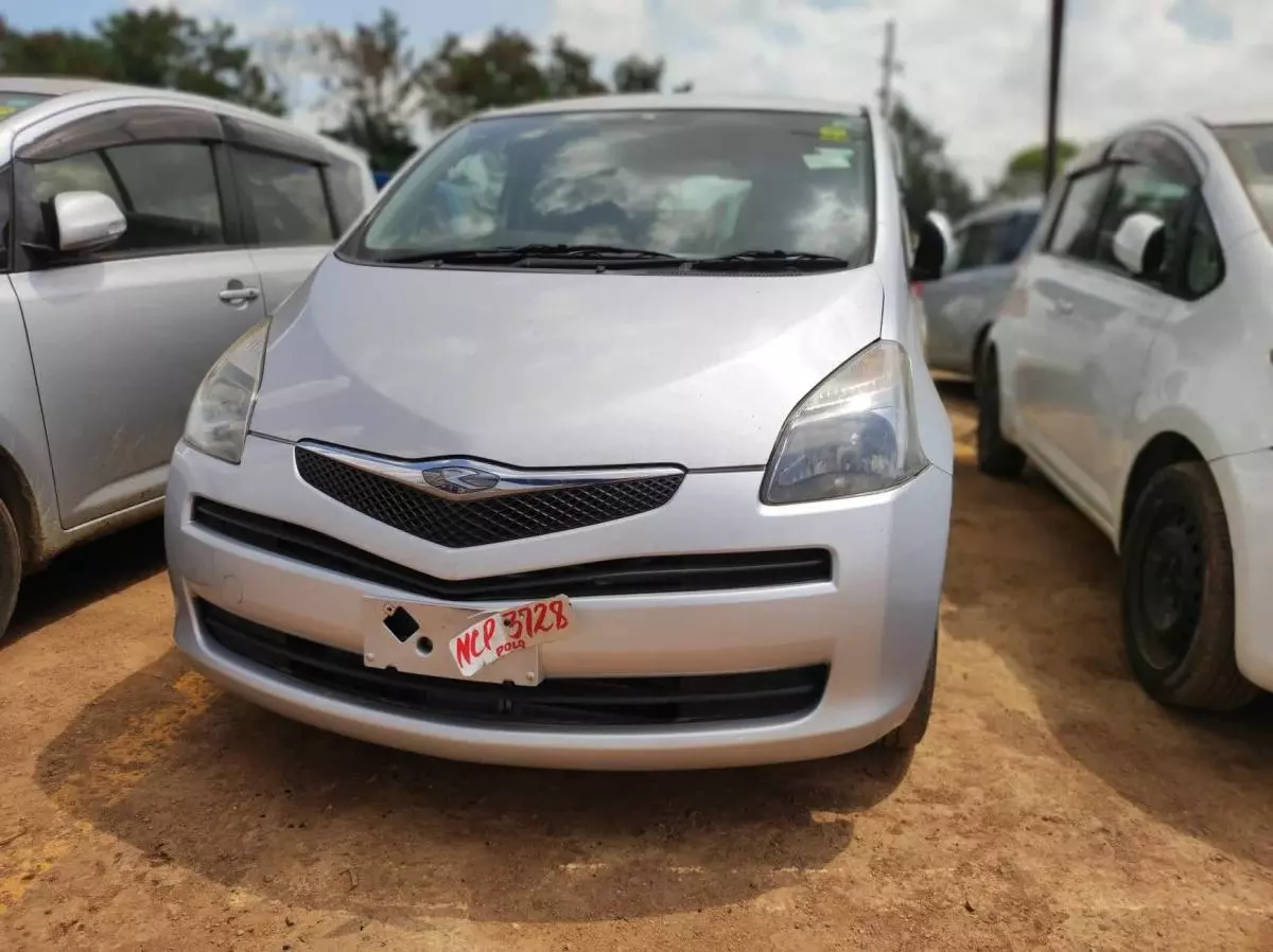 Toyota Ractis - 2009