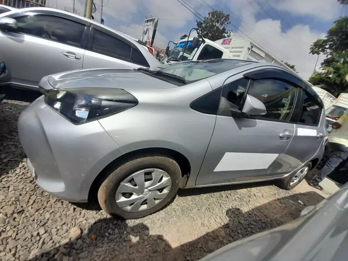 Toyota Vitz - 2015