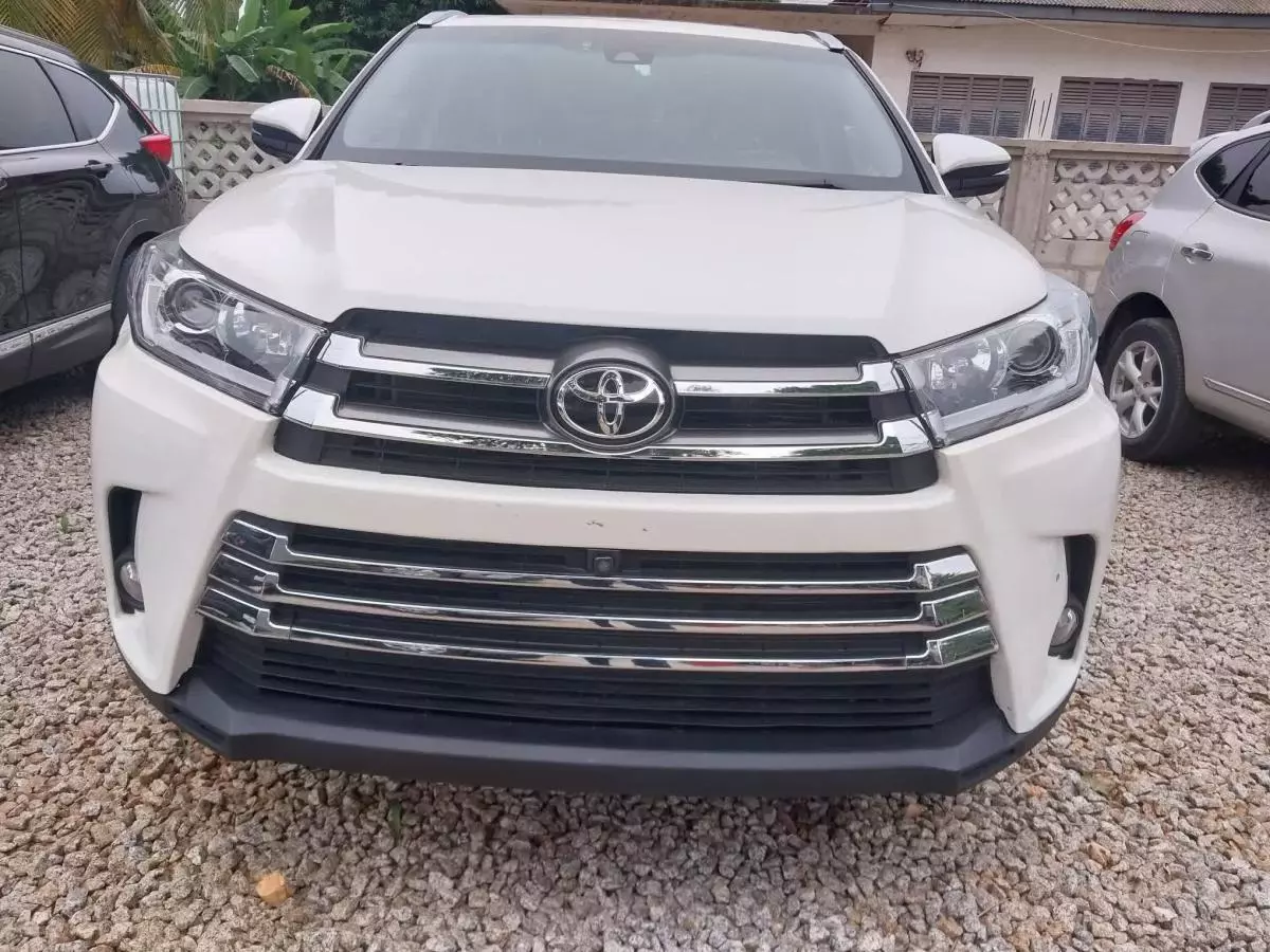 Toyota Highlander   - 2017
