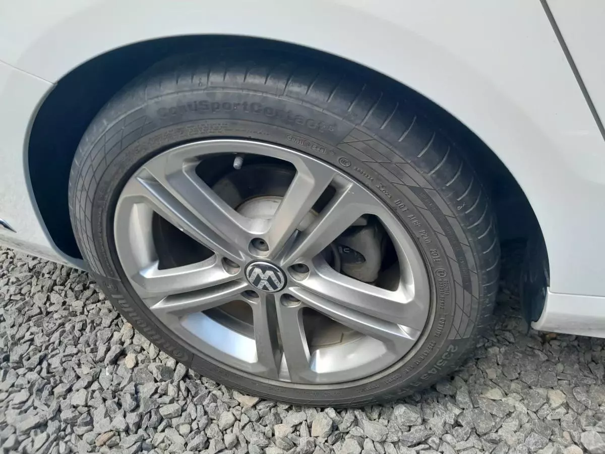 Volkswagen Passat - 2015