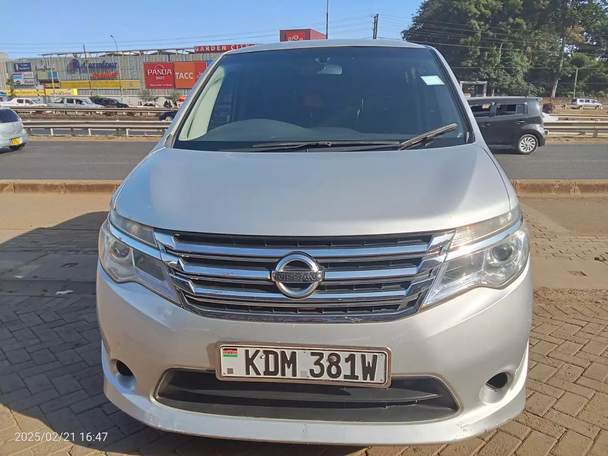 Nissan Serena   - 2016