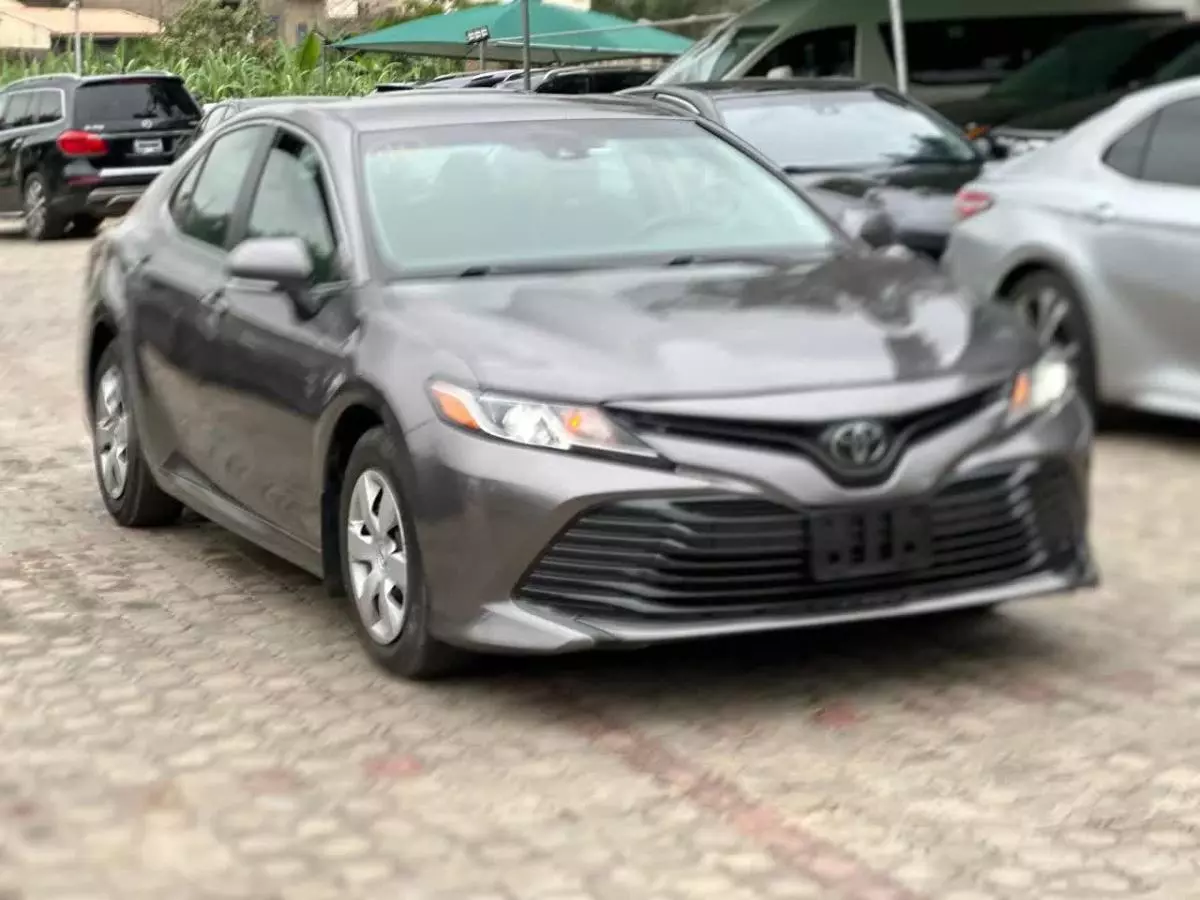 Toyota Camry   - 2018