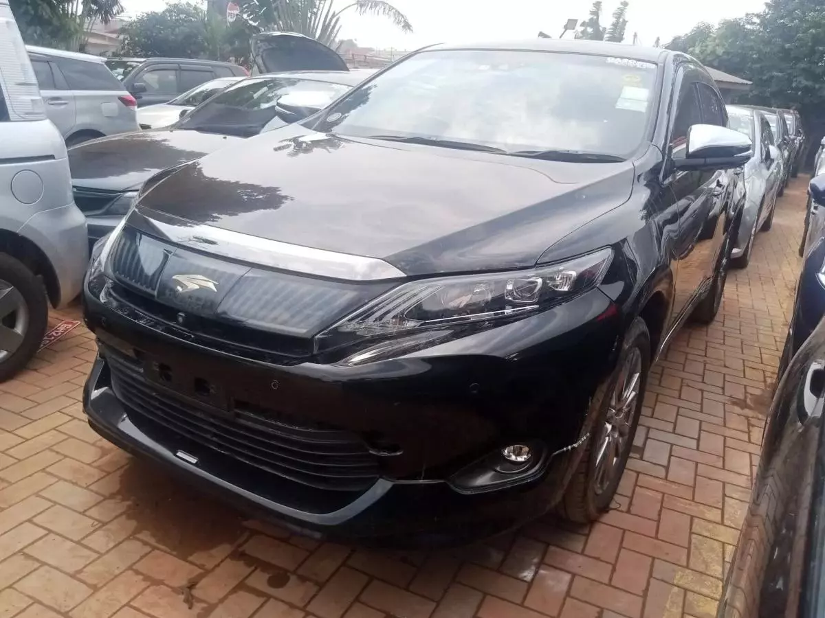 Toyota Harrier   - 2016