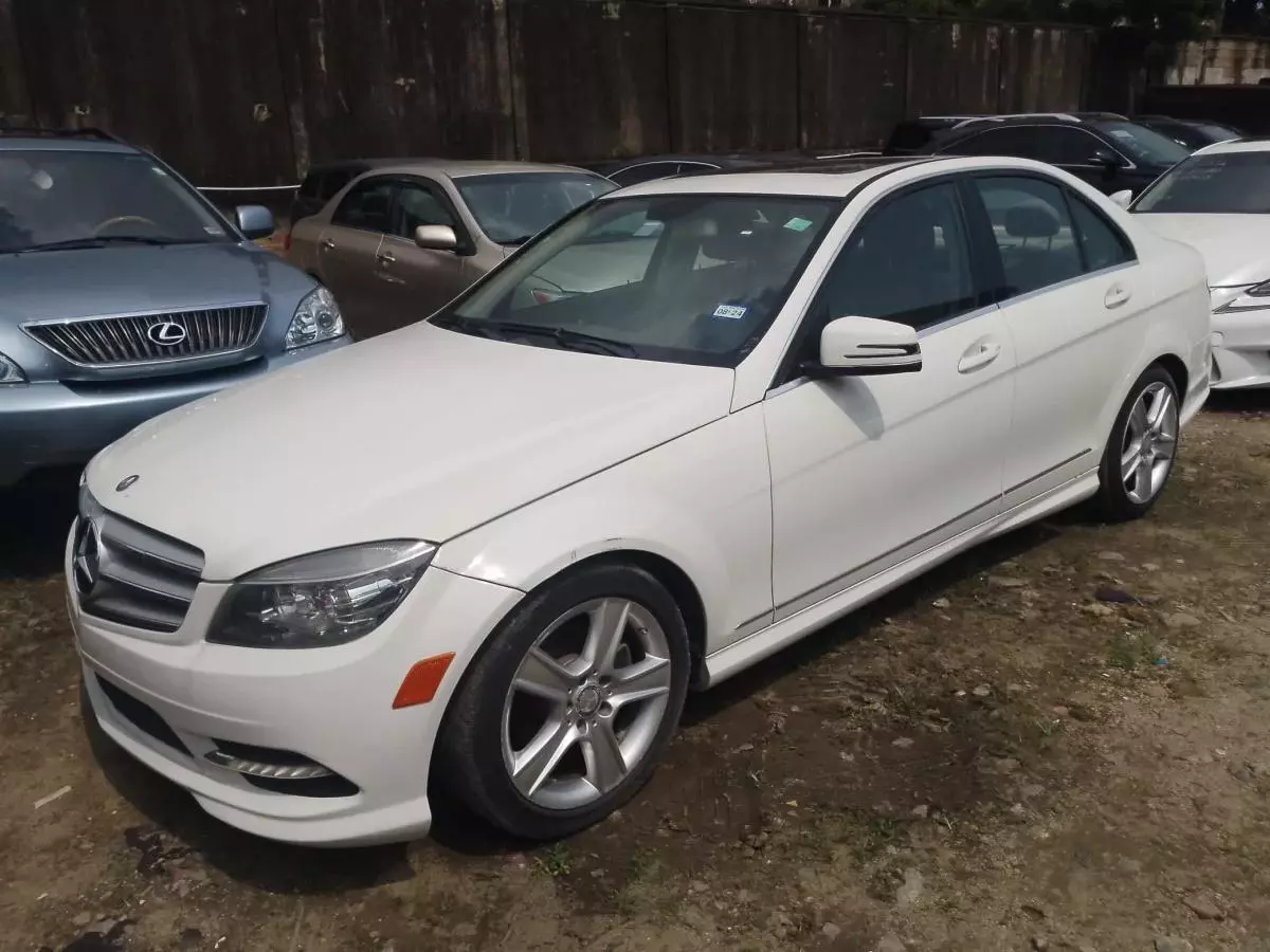 Mercedes-Benz C 300   - 2011