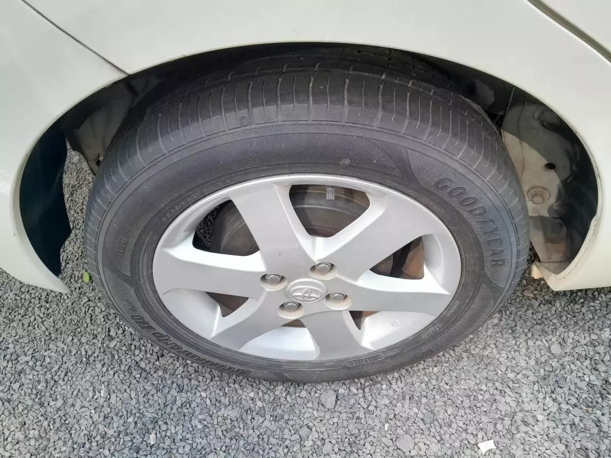 Toyota Porte - 2015