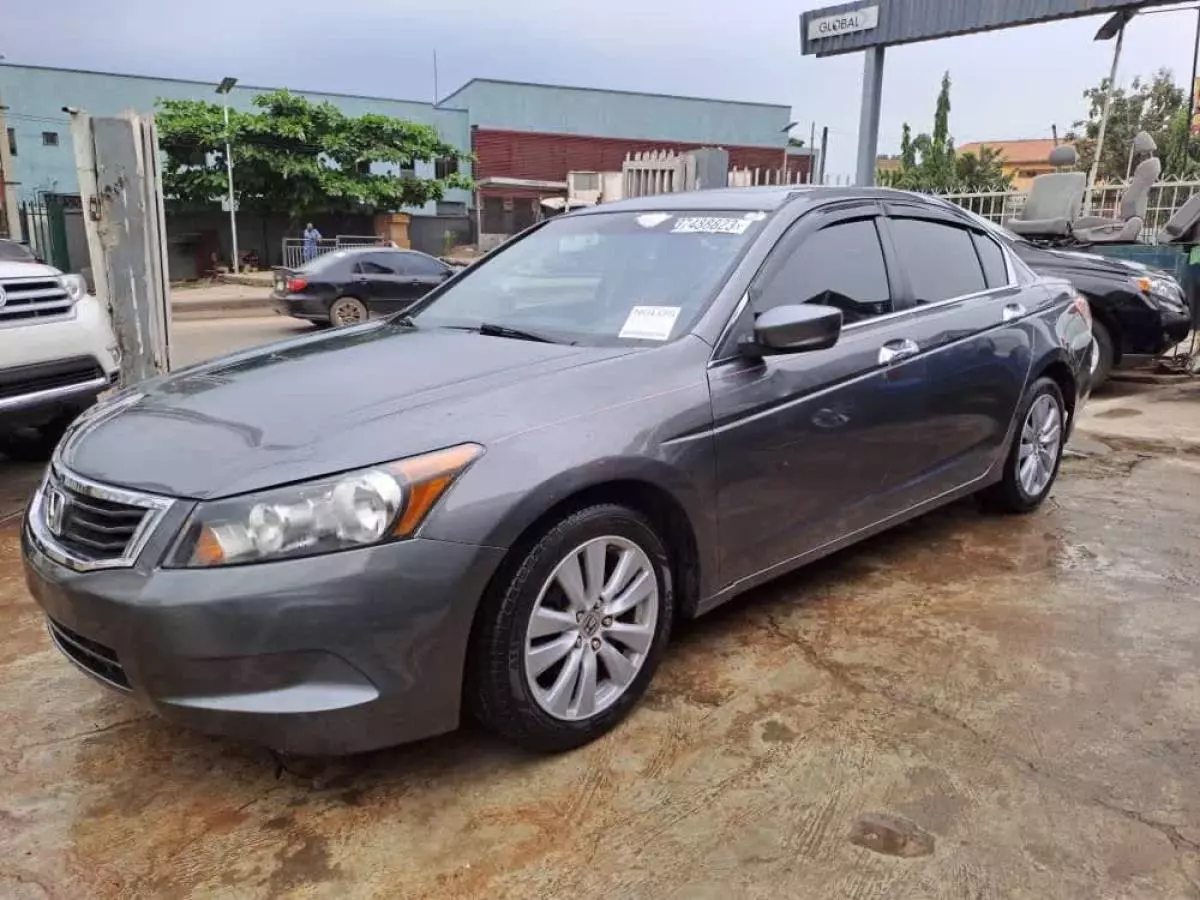 Honda Accord   - 2011