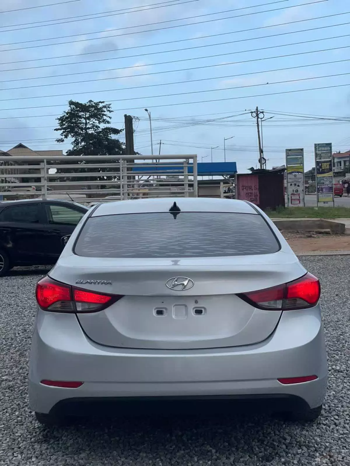 Hyundai Elantra   - 2016