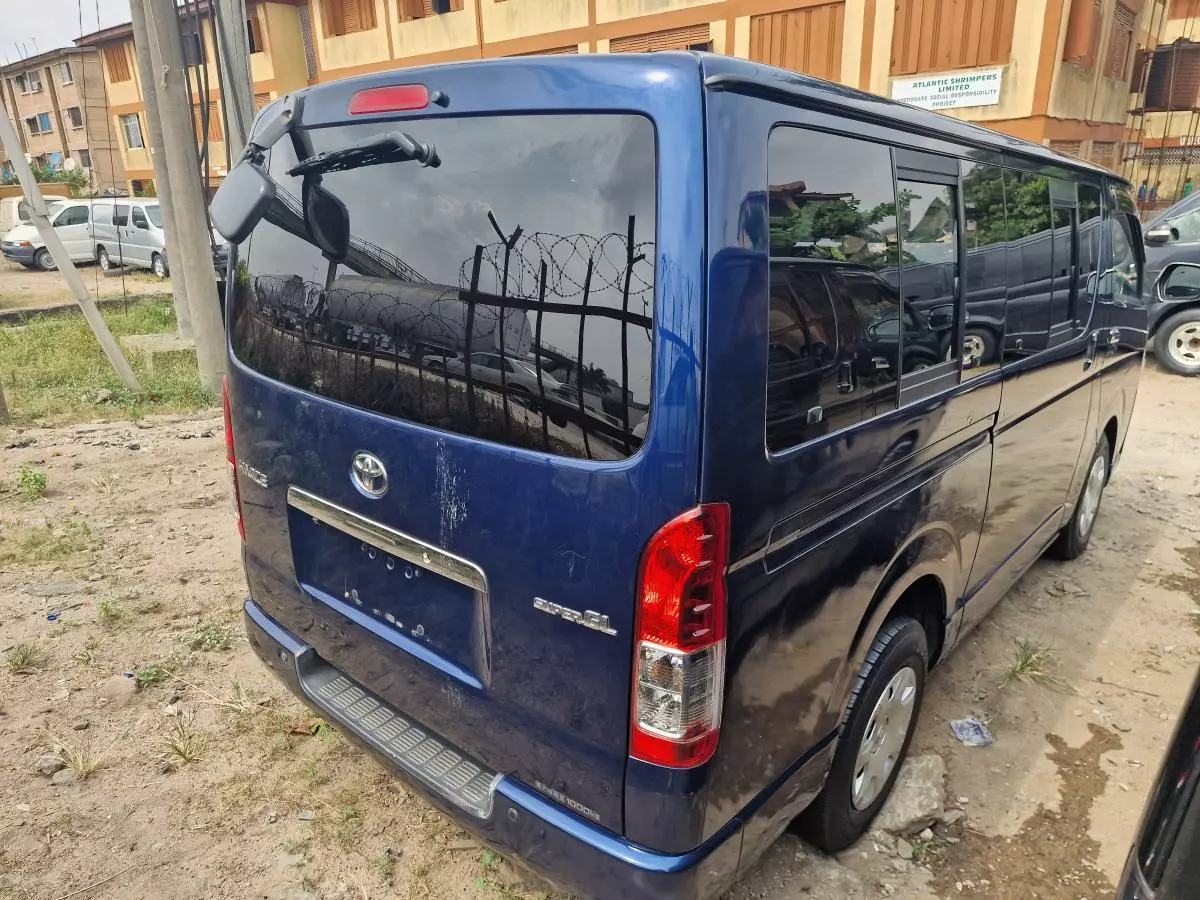 Toyota Hiace   - 2007