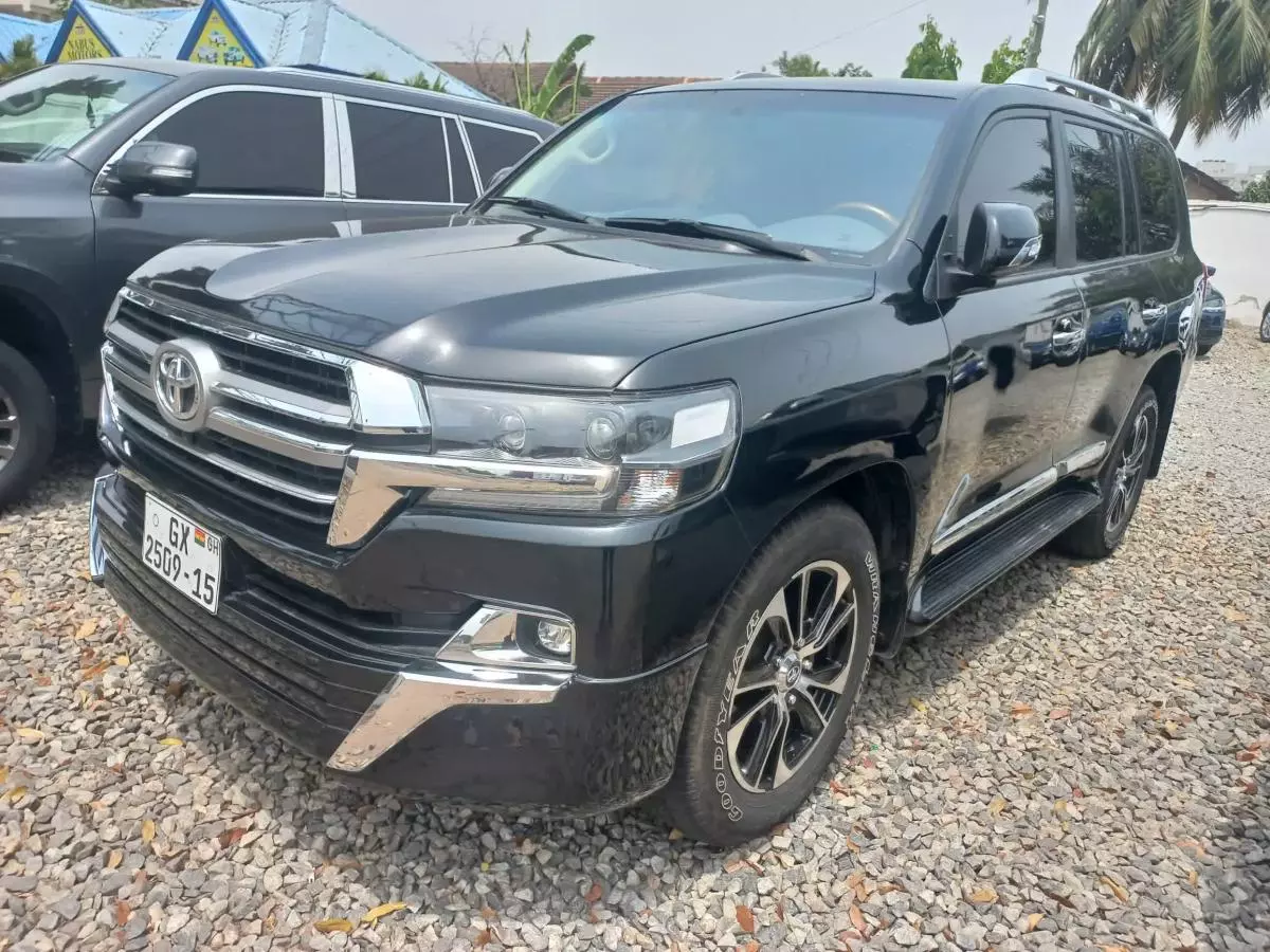 Toyota Land Cruiser - 2015