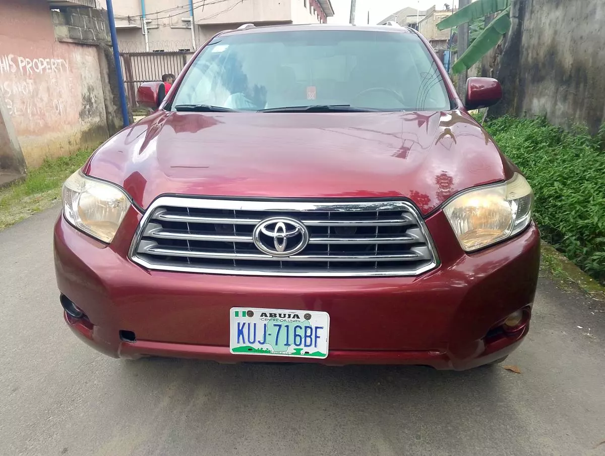 Toyota Highlander   - 2010