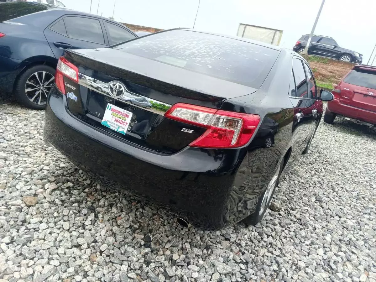 Toyota Camry   - 2013