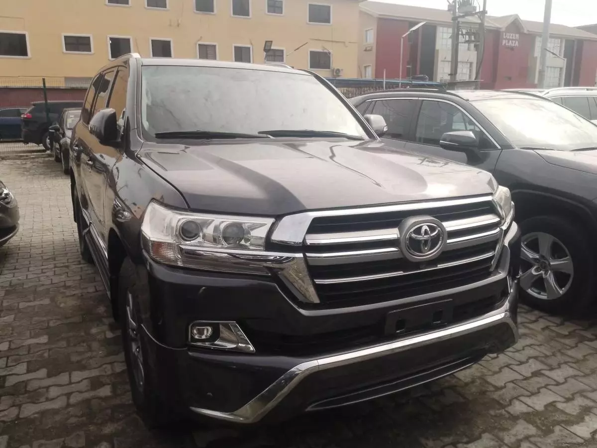 Toyota Land Cruiser VX   - 2013