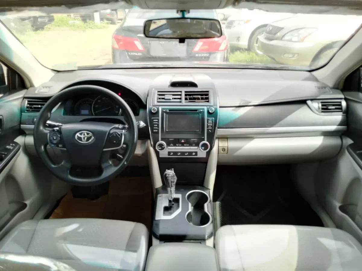 Toyota Camry   - 2012