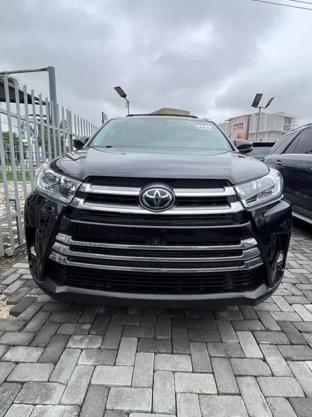 Toyota Highlander   - 2019