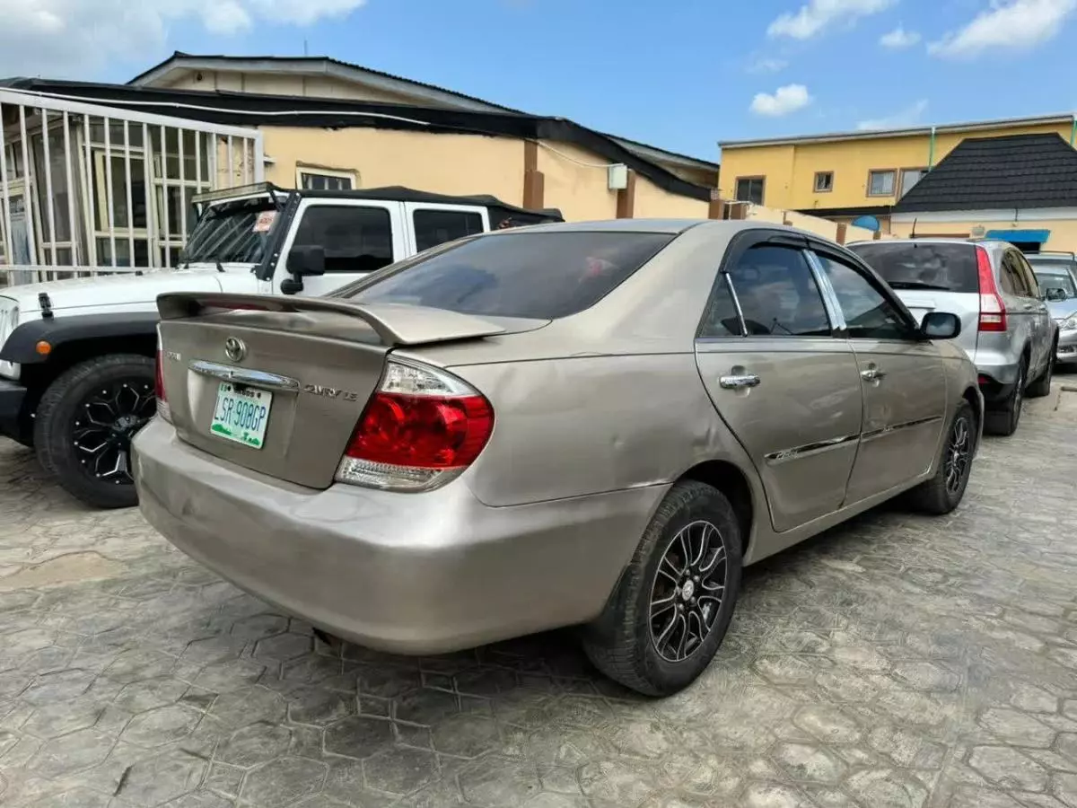 Toyota Camry   - 2003