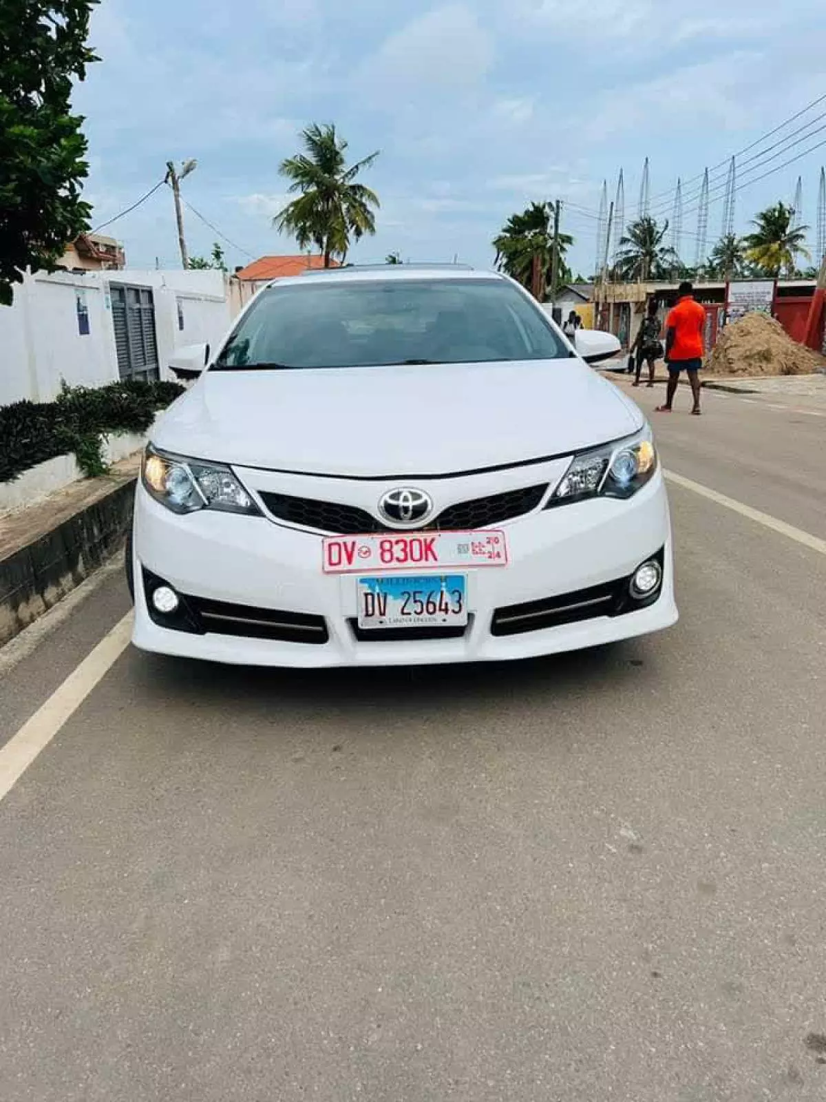 Toyota Camry   - 2014