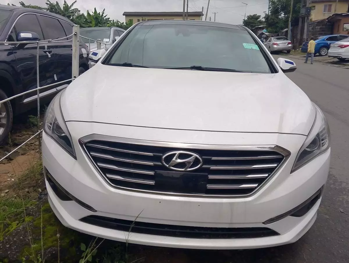 Hyundai Sonata   - 2015