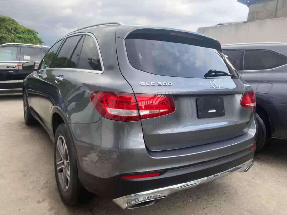 Mercedes-Benz GLC 300   - 2016