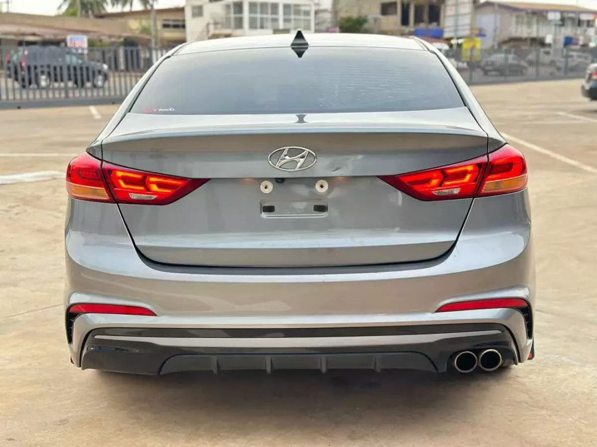 Hyundai Elantra   - 2017