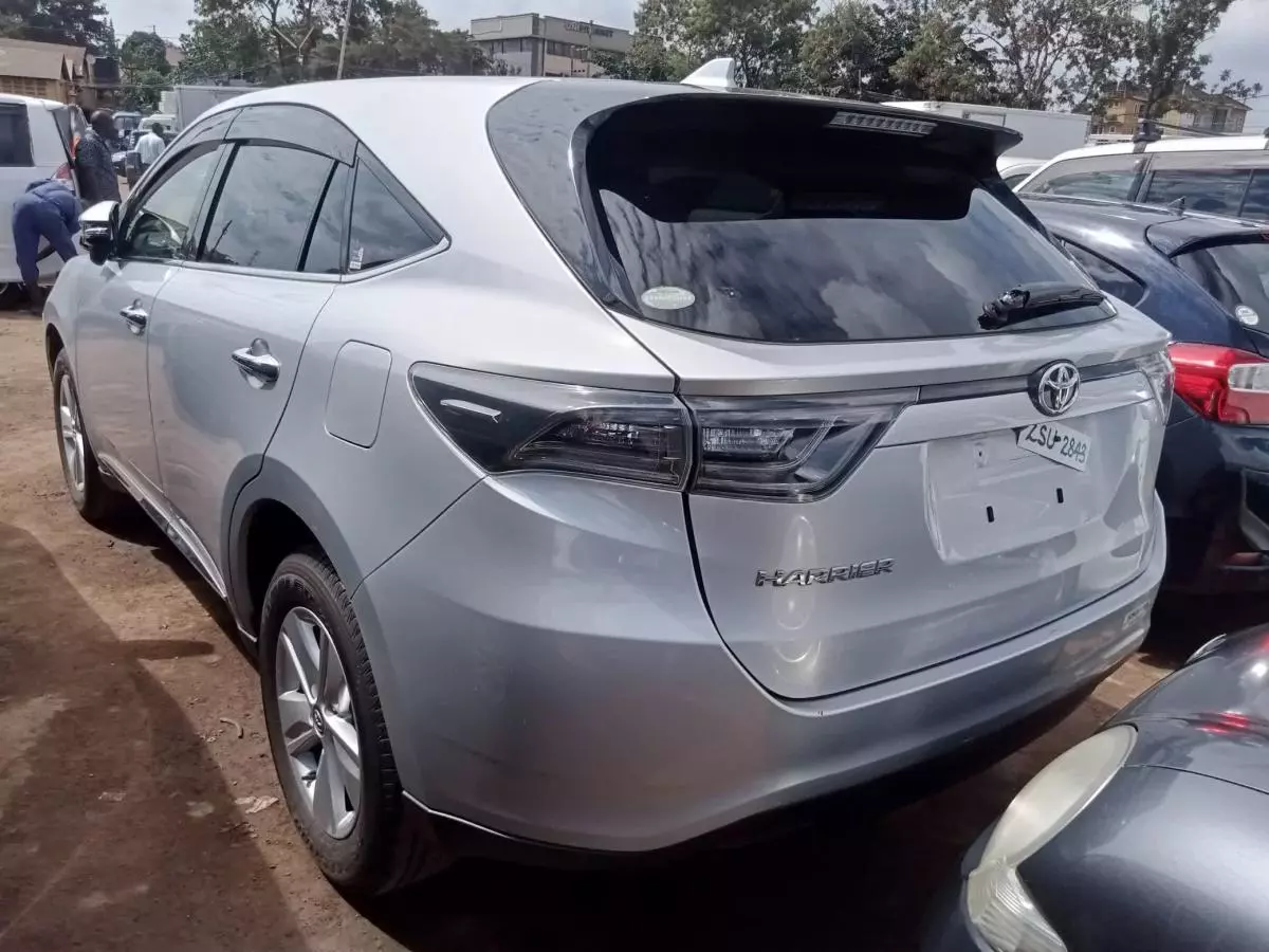 Toyota Harrier   - 2015