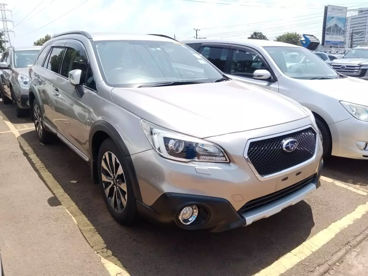 Subaru Outback   - 2016