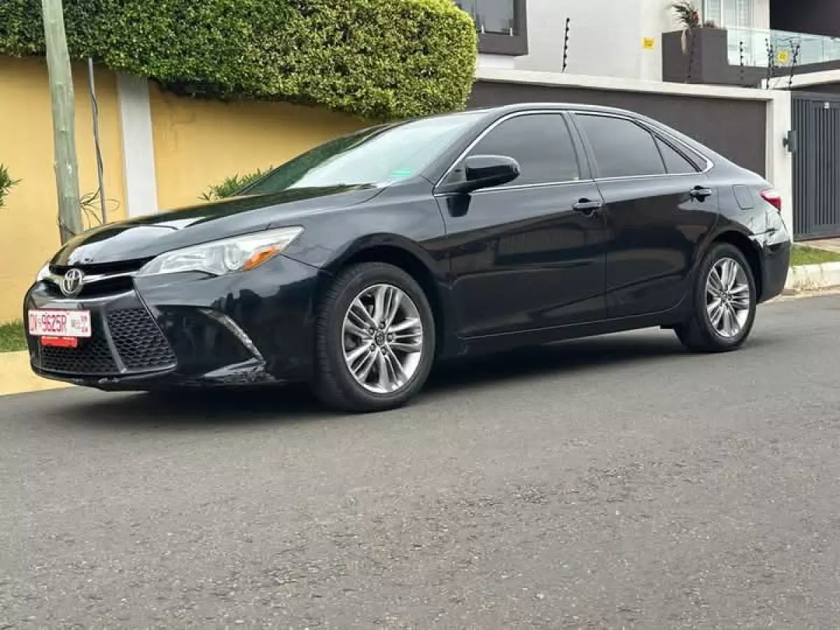 Toyota Camry   - 2016