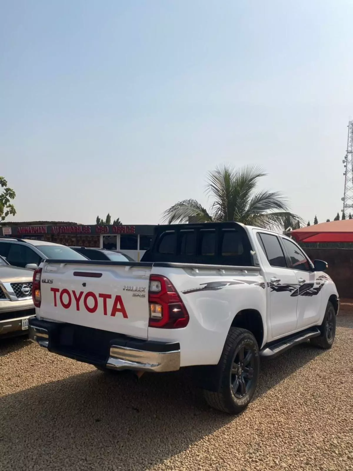 Toyota Hilux   - 2021