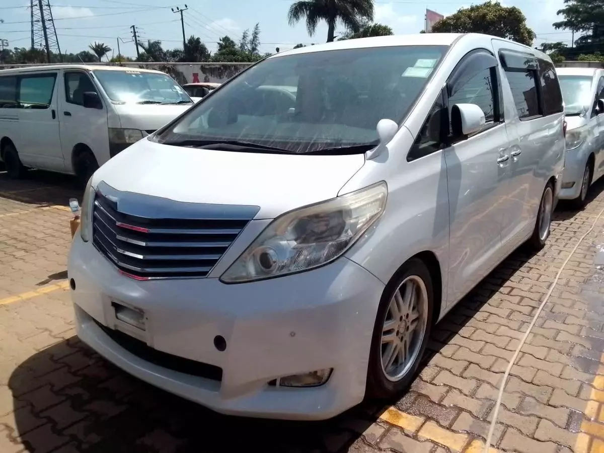 Toyota Alphard   - 2010