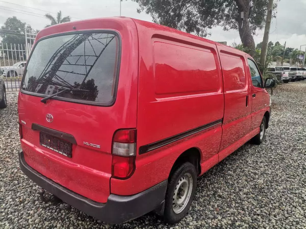 Toyota Hiace   - 2009