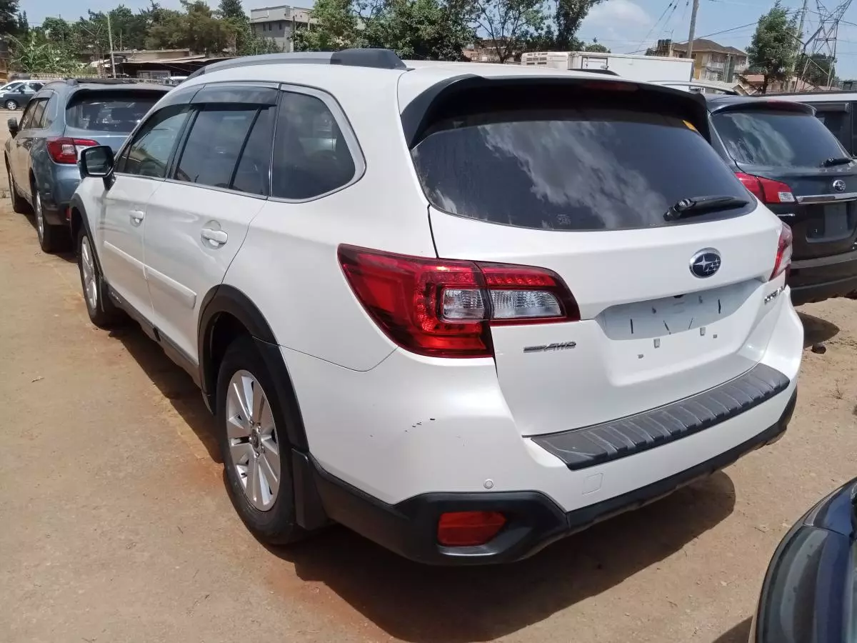 Subaru Outback   - 2014