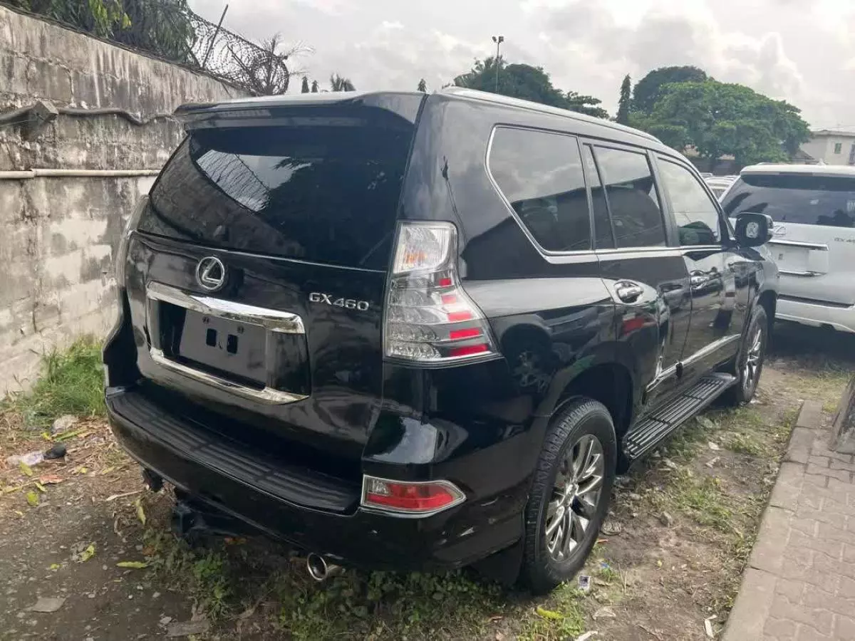 Lexus GX 460   - 2011