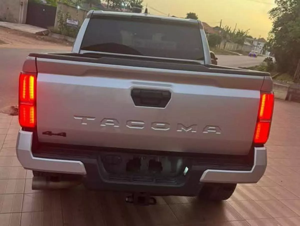 Toyota Tacoma   - 2024