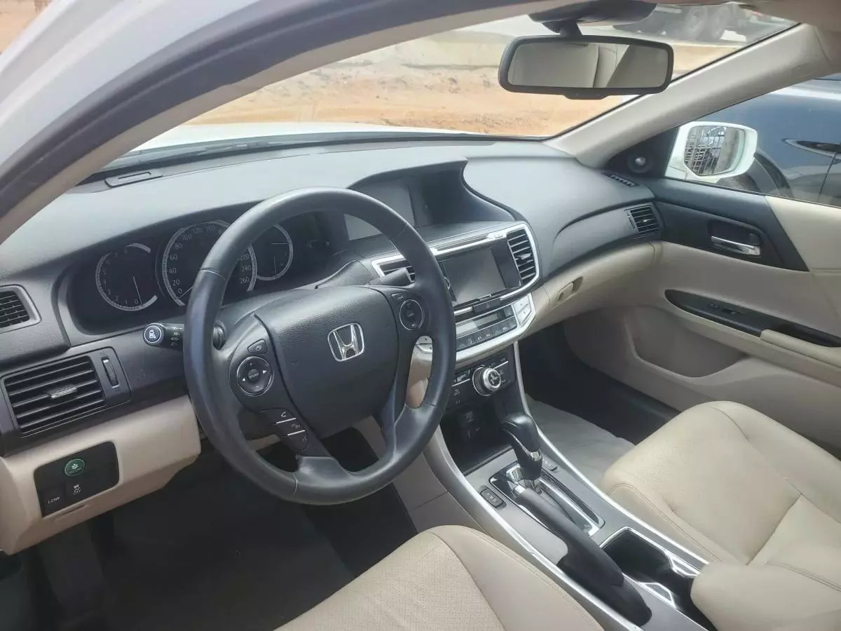 Honda Accord   - 2015