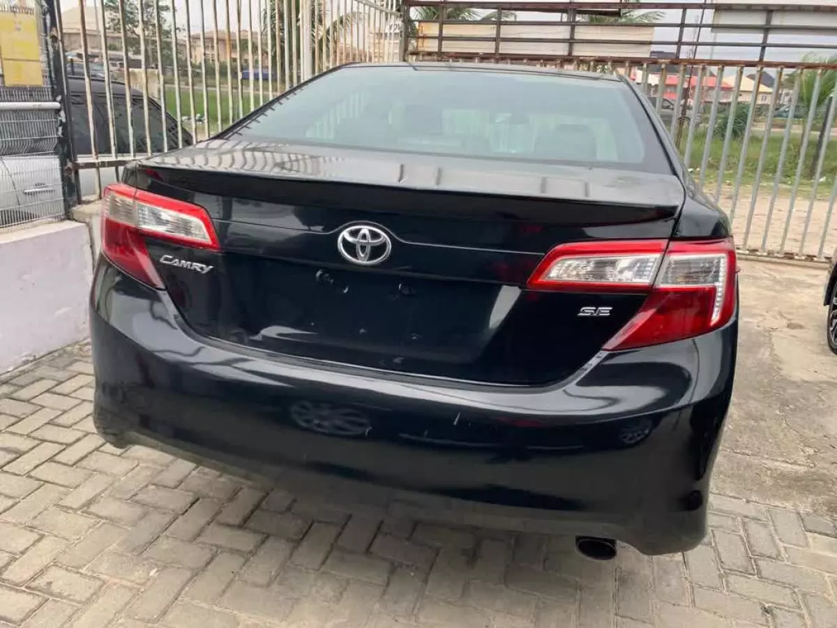 Toyota Camry - 2014