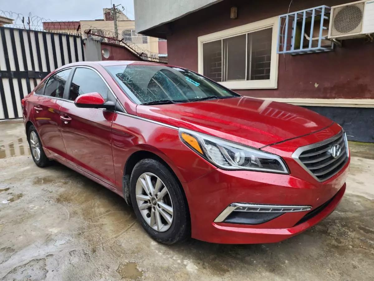 Hyundai Sonata   - 2016