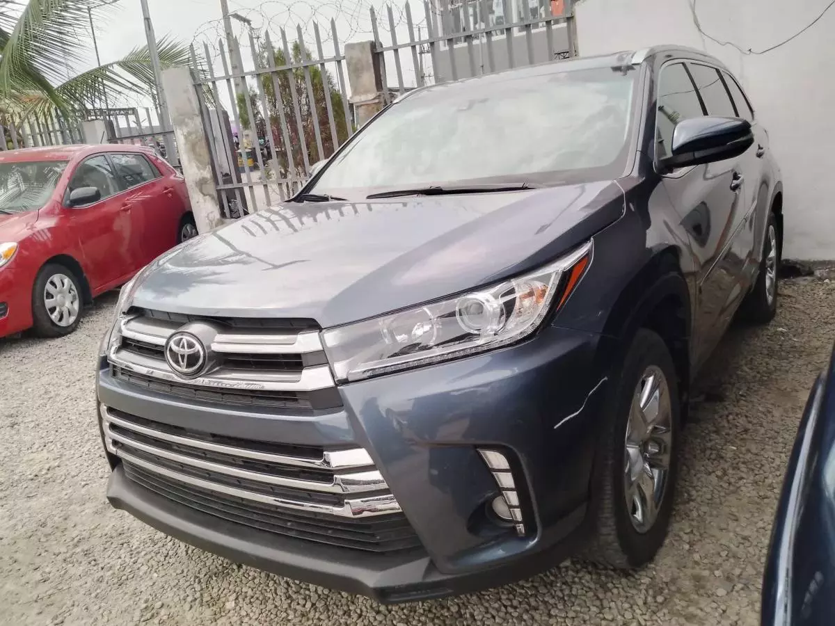 Toyota Highlander   - 2015