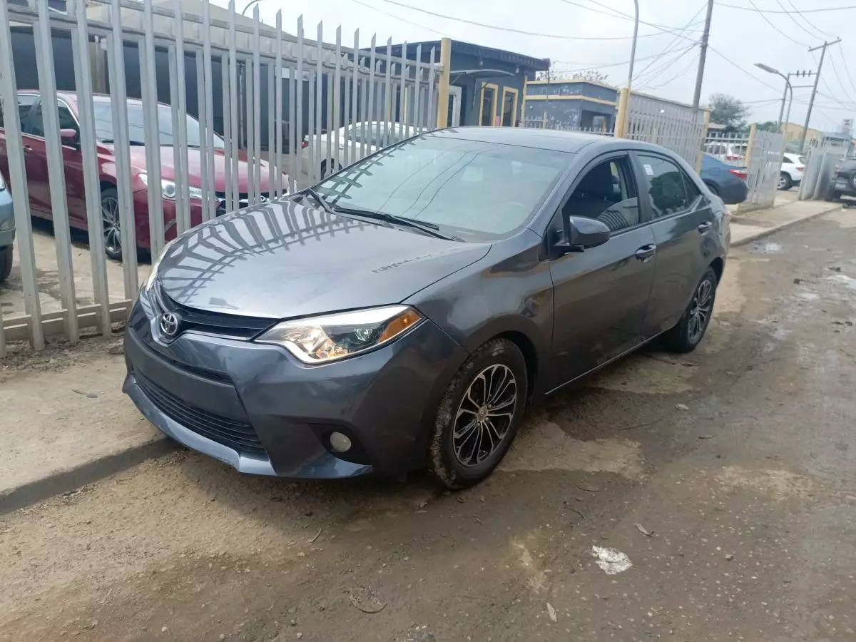 Toyota Corolla   - 2014