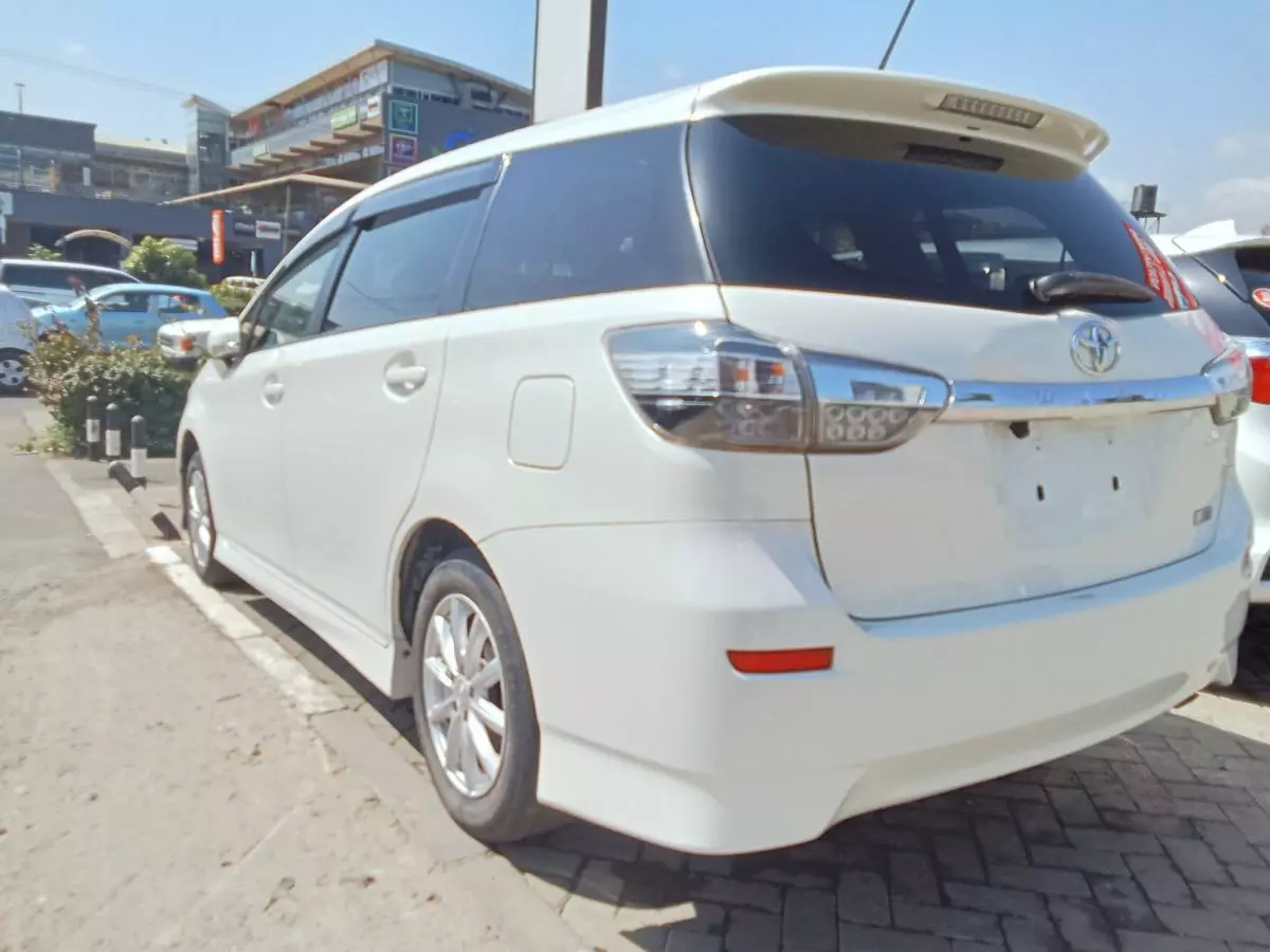 Toyota Wish   - 2017