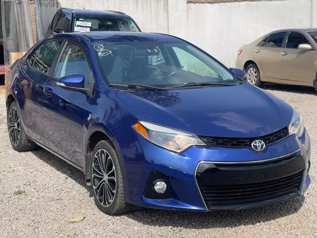 Toyota Corolla   - 2016