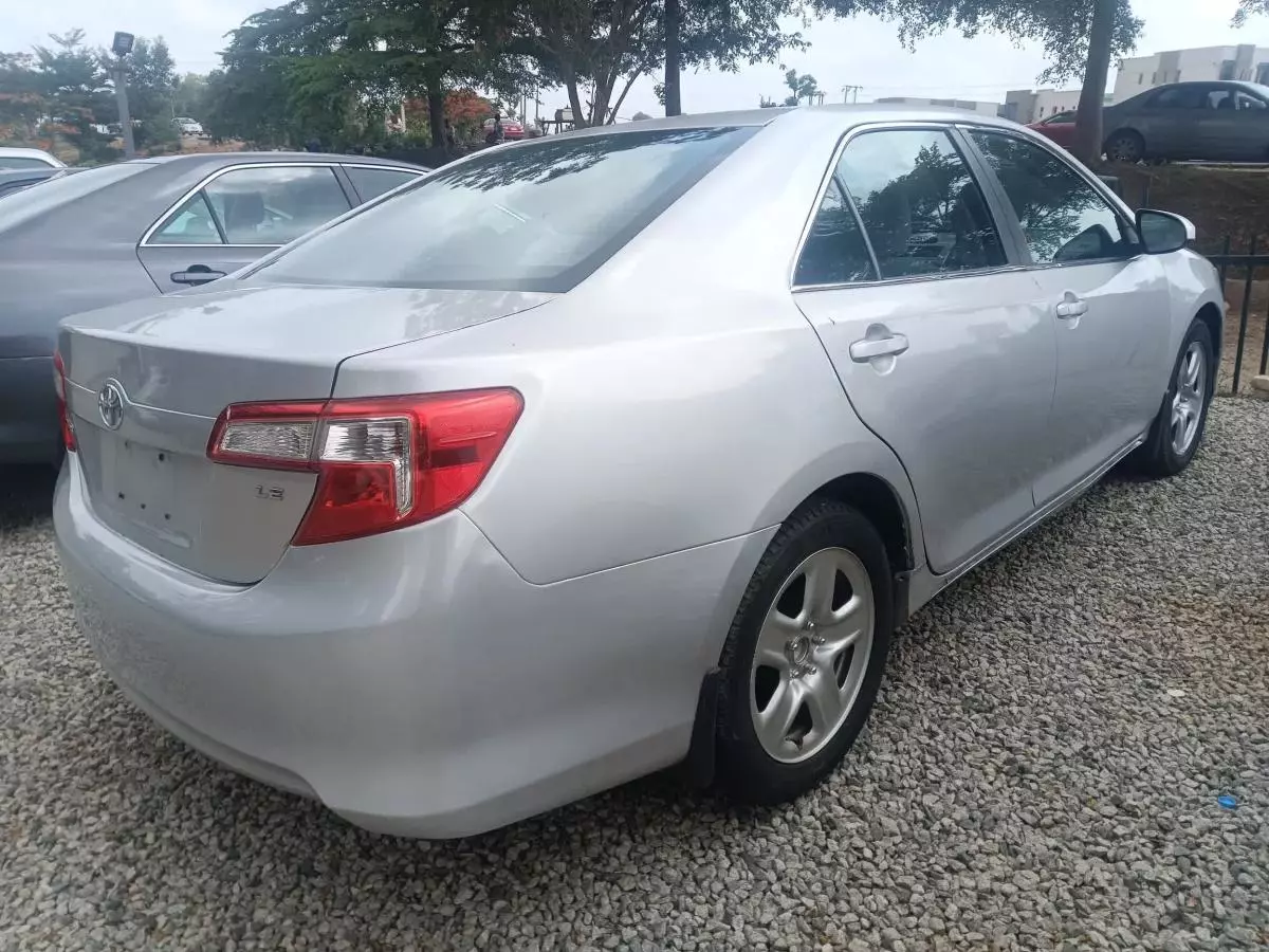 Toyota Camry   - 2012